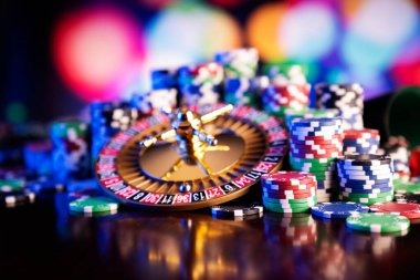 insta slot Auto Roulette live table on mobile showing wheel, betting layout, and countdown timer